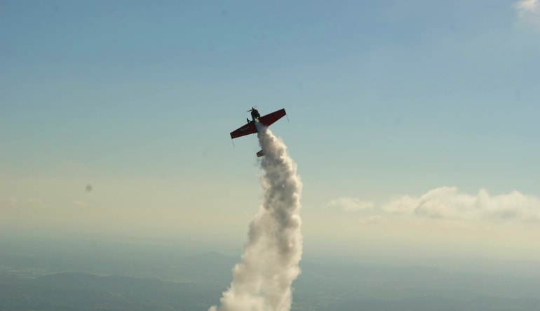 Aerobatic Flight Lesson Las Vegas Aerial stunt plane twist