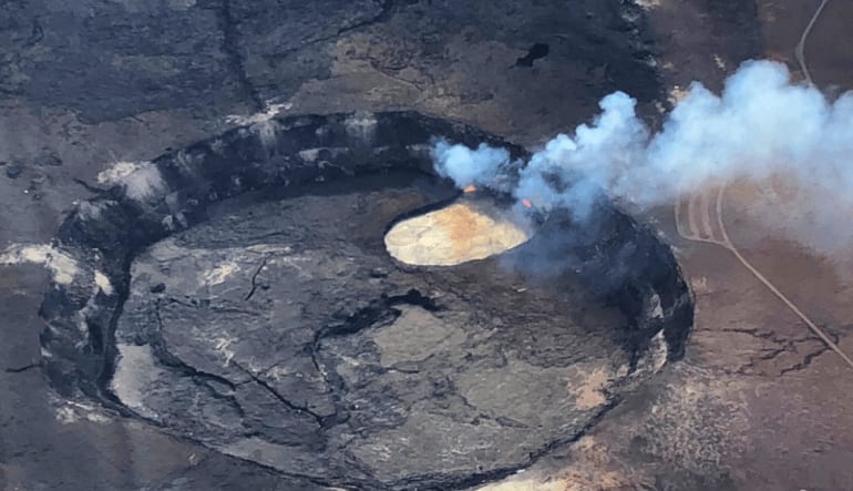 Helicopter Tour Big Island, Kilauea Volcano Deluxe Smoke