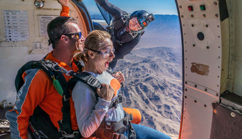 Go Jump Skydive Las Vegas Tandem skydiving parachuting sin city airplane