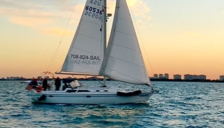 Chicago Sailing Private Charter Day - 2 Hours (WEEKDAY)