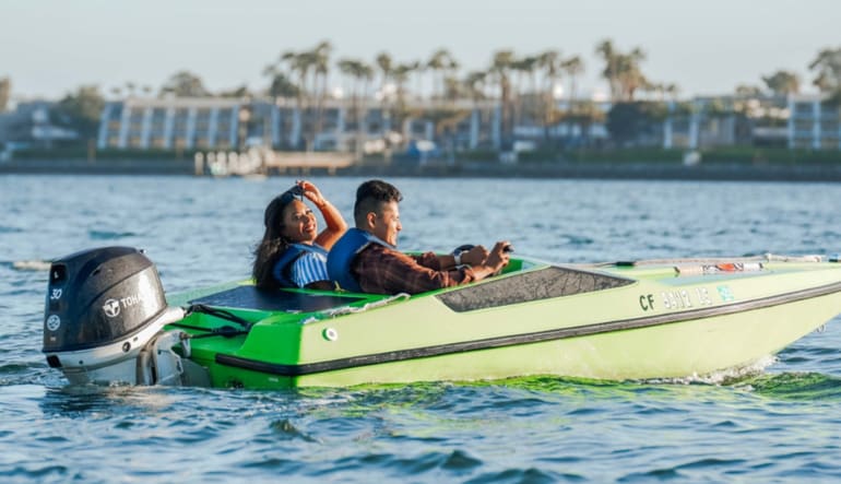 Speed Boat Tour St. Petersburg, 2 Hours