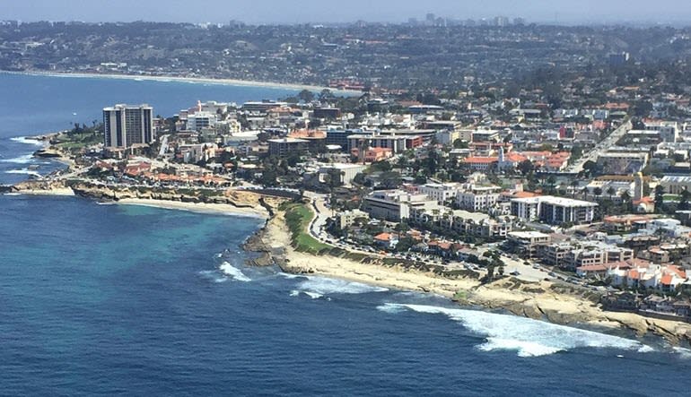 Helicopter Ride Oceanside to La Jolla san diego tour