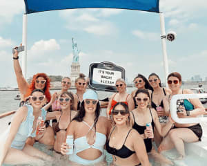 Friday and Saturday Hot Tub Boat Tour, New York - 90 Minutes