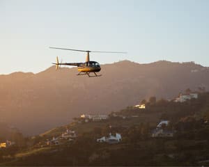 Private Helicopter Tour Los Angeles, Beaches - 30 Minutes